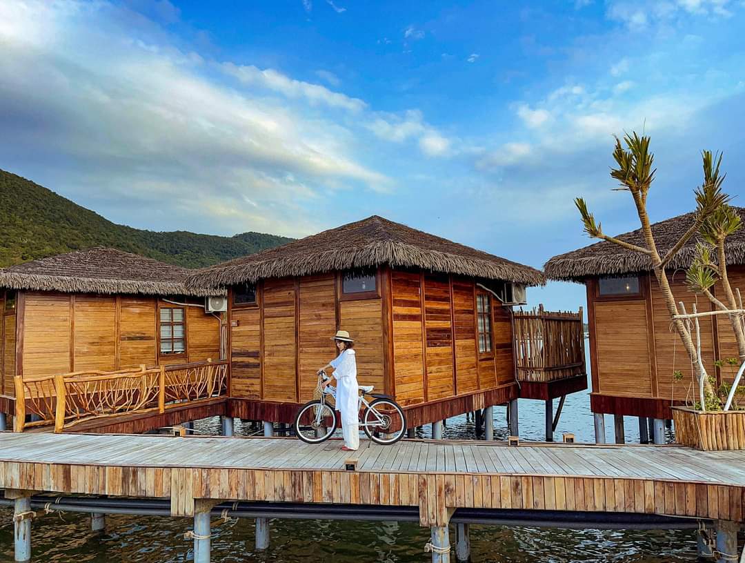 thi công nhà mái lá tại Rocks Beach Boutique Phú Quốc 